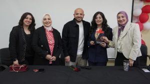 تكريم خريجة إعلام CIC شيرويت رؤوف بعد تكريمها في عيد الشرطة