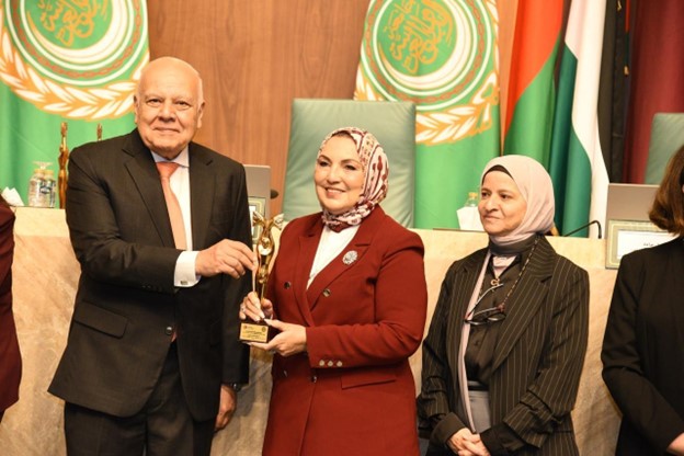 Dr. Amal El Ghazawy Receives the 2026 Arab Woman Award for Social Responsibility